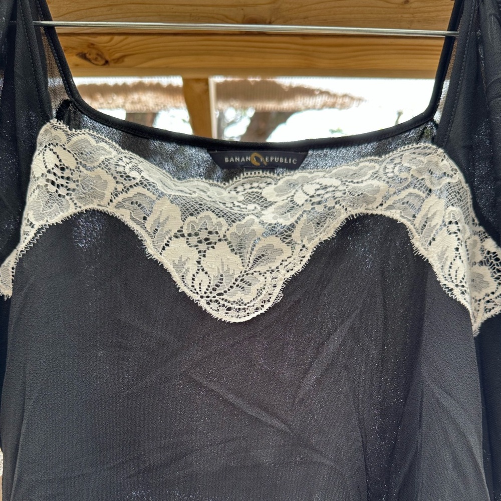 Banana Republic NWT Black Ivory Lace Flowy Tie Waist Top Blouse Large - Picture 7 of 16